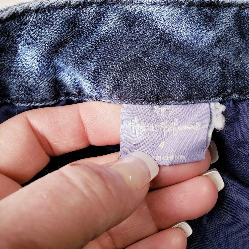 Hot in Hollywood Distressed Boyfriend Jean's 4 - Picture 5 of 5